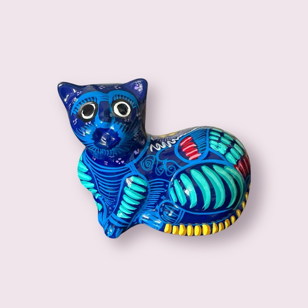 Vintage Hand Painted Ceramic Mexican Folk Art Talavera Cat Figurine With Flowers